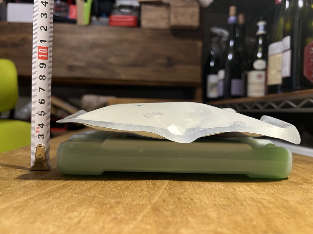 厚みもほとんど変わらない。